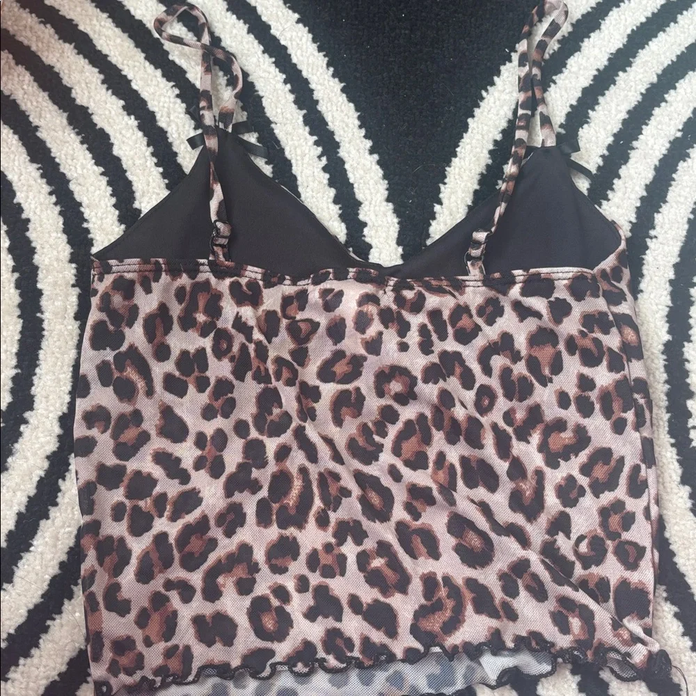 Bow Cheetah Crop Top - Picture 2 of 4